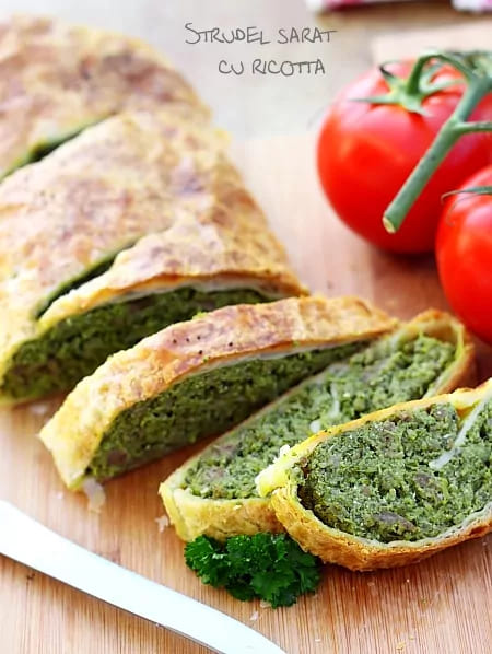 Strudel cu ricotta si spanac