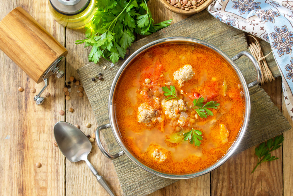 oala cu ciorba de perisoare