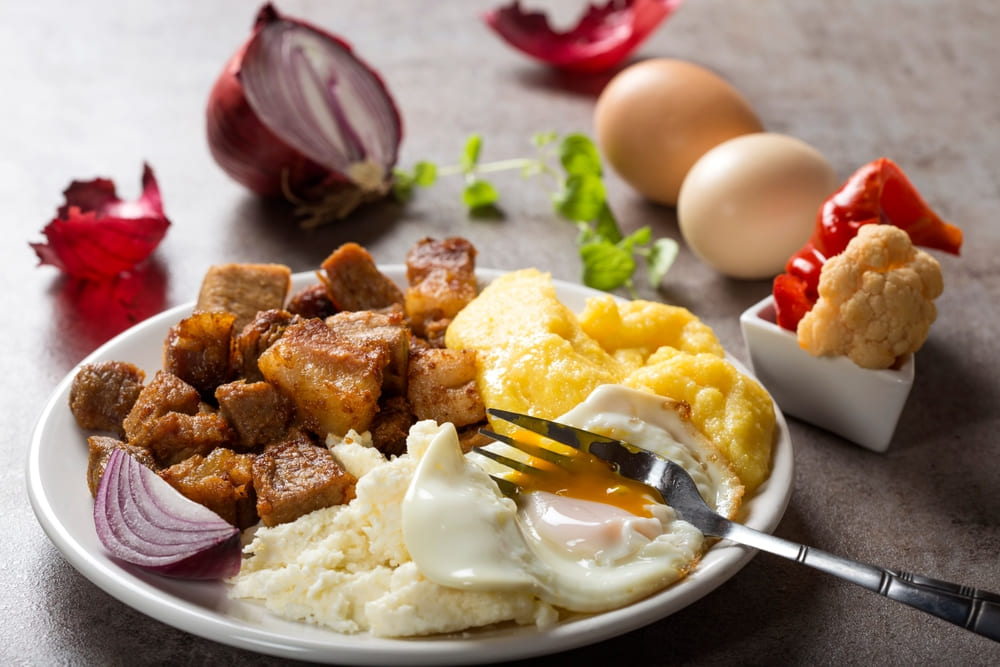 Tochitura moldovenească de porc