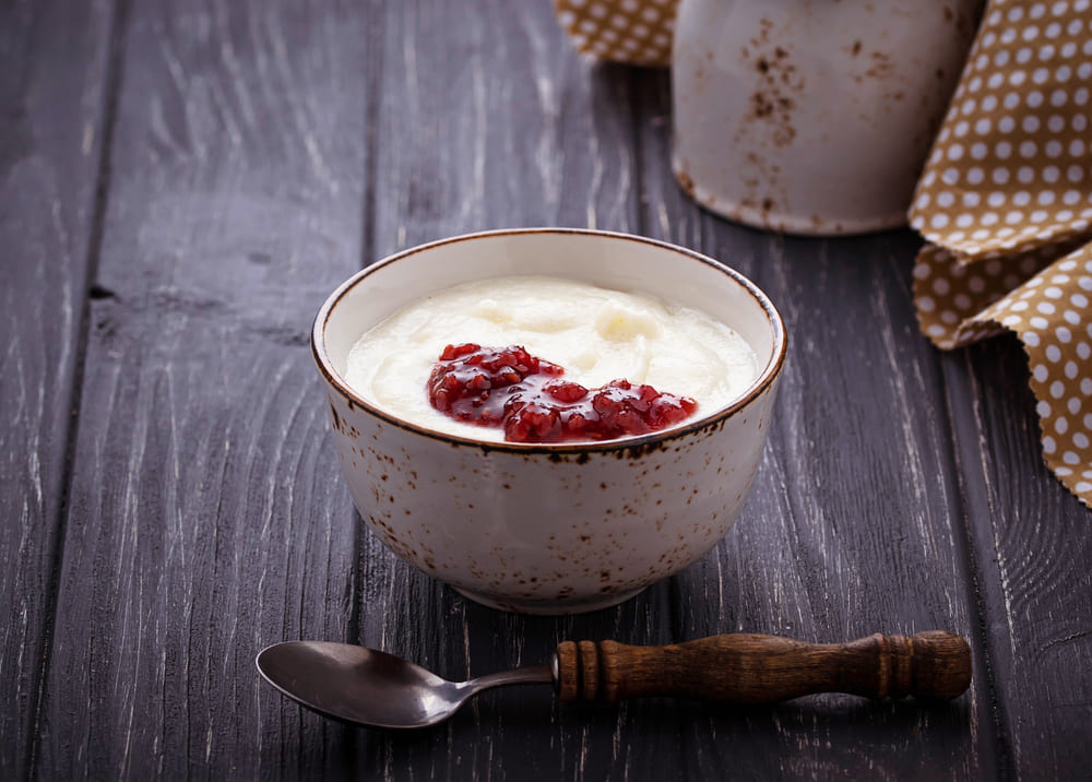 gris cu lapte si gem