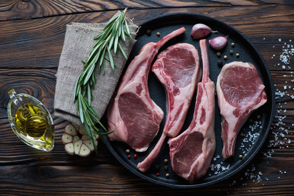 Prepararea fripturii de miel cu bait