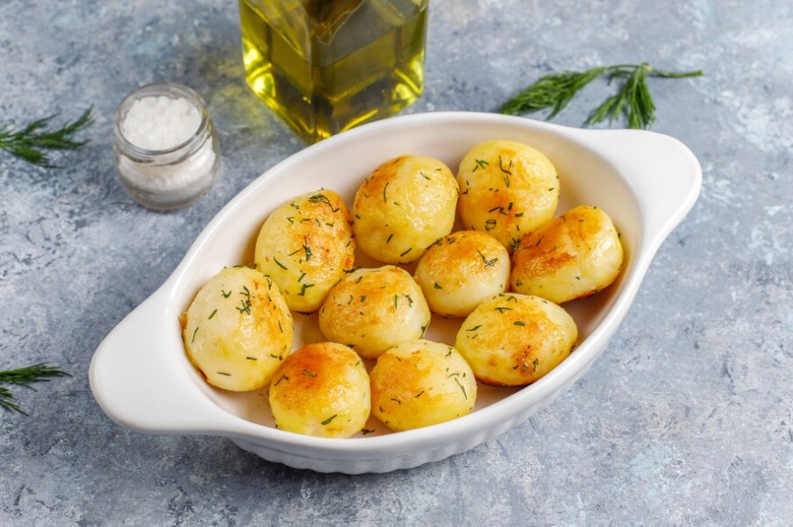 cartofi noi cu marar si usturoi