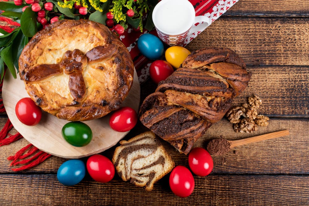 Pasca, cozonac si oua