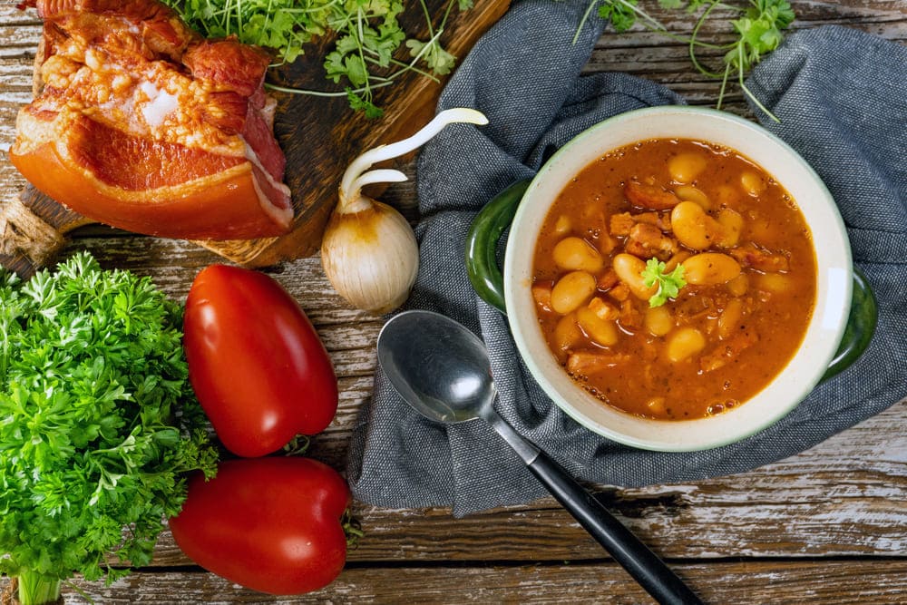 Ciorba de fasole cu afumatura