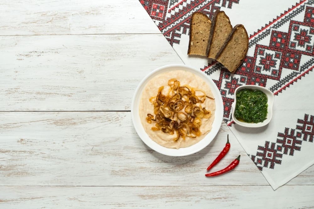 Fasole batuta cu sos de ceapa