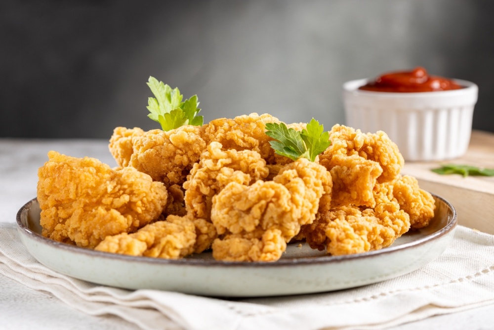 Pui Shanghai pe farfurie cu frunze de patrunjel