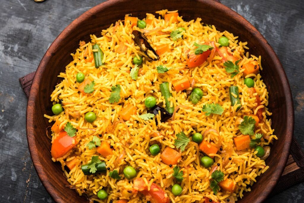 Pilaf in stil asiatic cu legume si curry